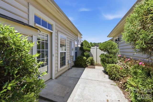 8304 Viewpoint Lane, Cornelius, NC 28031
