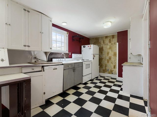 4075 S Lincoln St, Englewood, CO 80113