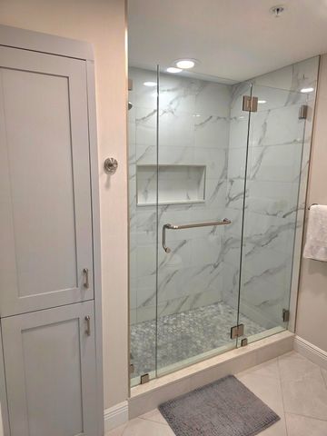 300 Uno Lago Drive 305, Juno Beach, FL 33408