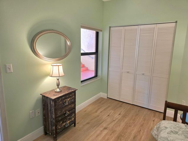 300 Uno Lago Drive 305, Juno Beach, FL 33408