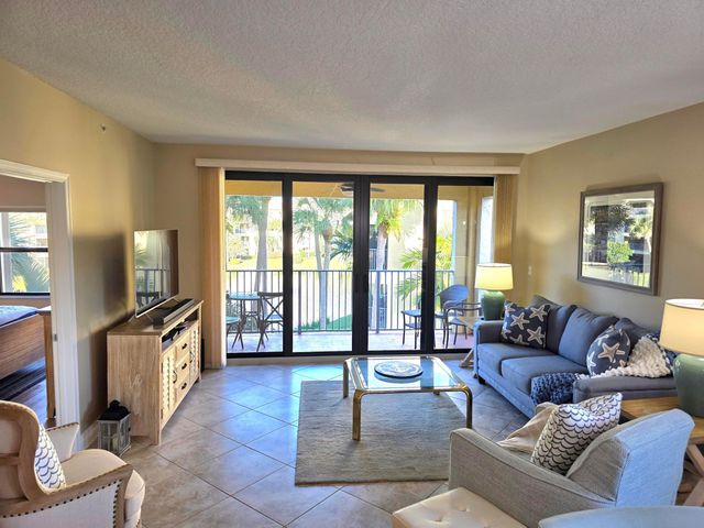 300 Uno Lago Drive 305, Juno Beach, FL 33408