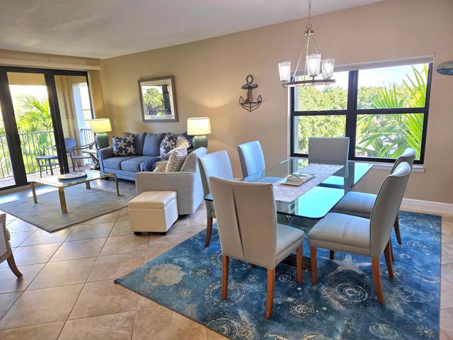 300 Uno Lago Drive 305, Juno Beach, FL 33408