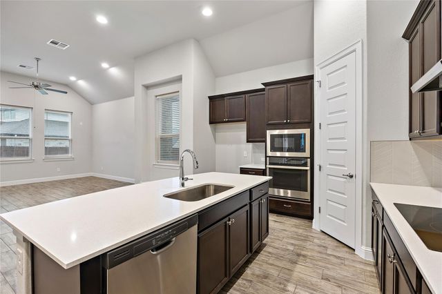 2004 Highland Ridge RD, Georgetown, TX 78628