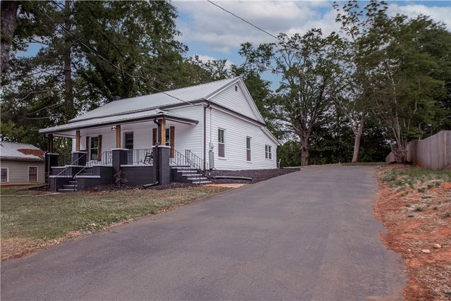 201 Oak Lane, Liberty, SC 29657