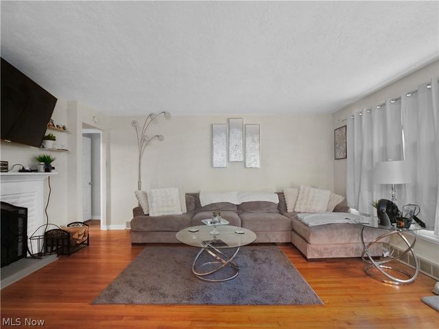 559 Kenilworth Road, Bay Village, OH 44140