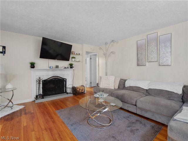 559 Kenilworth Road, Bay Village, OH 44140