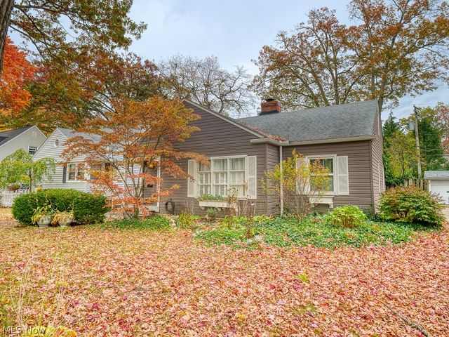 559 Kenilworth Road, Bay Village, OH 44140