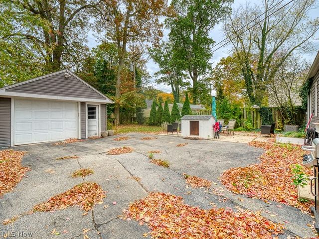 559 Kenilworth Road, Bay Village, OH 44140