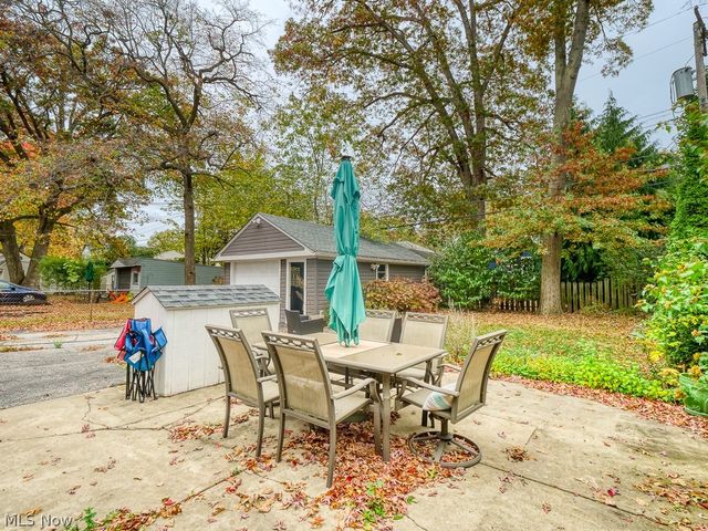 559 Kenilworth Road, Bay Village, OH 44140