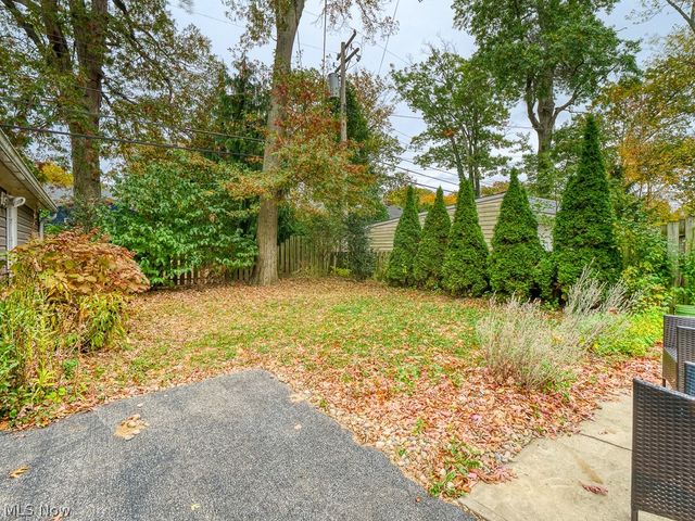 559 Kenilworth Road, Bay Village, OH 44140