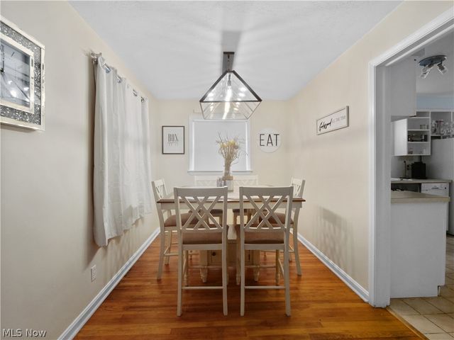 559 Kenilworth Road, Bay Village, OH 44140