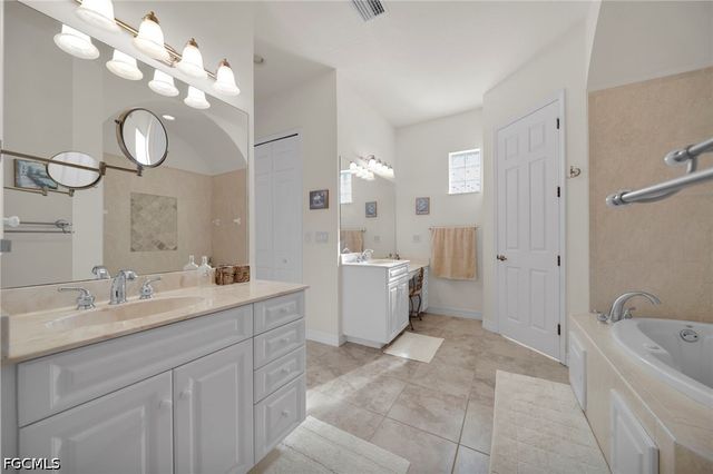 3413 Embers PKWY W, Cape Coral, FL 33993