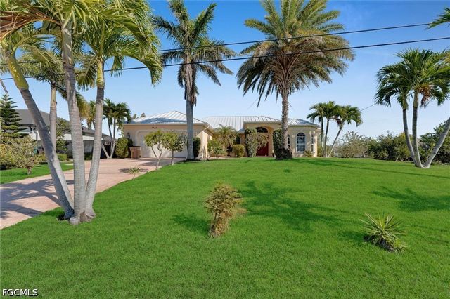 3413 Embers PKWY W, Cape Coral, FL 33993