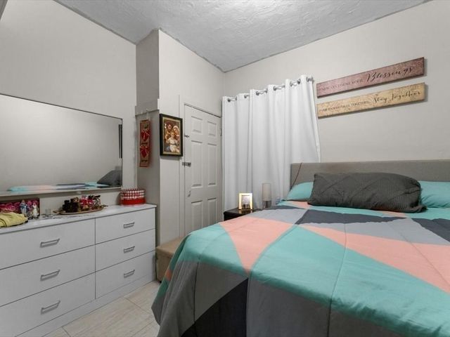 120 Grand St, Worcester, MA 01603