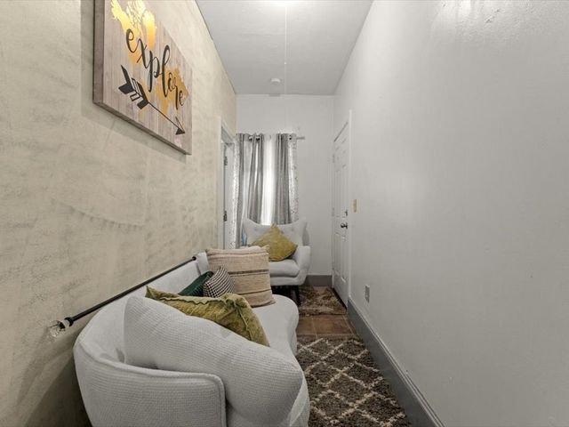 120 Grand St, Worcester, MA 01603