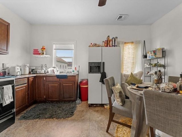 120 Grand St, Worcester, MA 01603