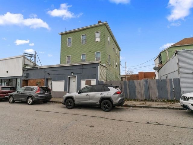 120 Grand St, Worcester, MA 01603