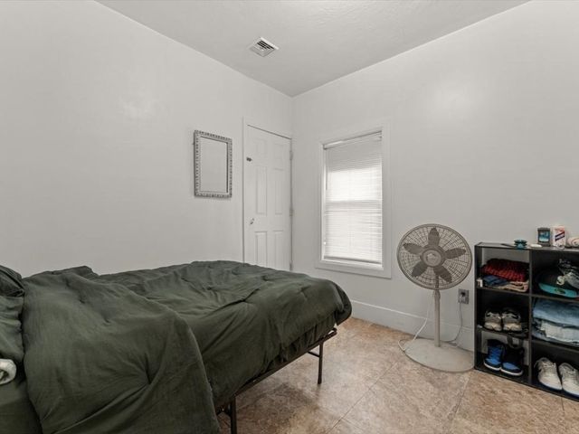 120 Grand St, Worcester, MA 01603