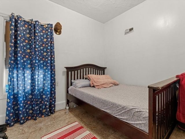 120 Grand St, Worcester, MA 01603