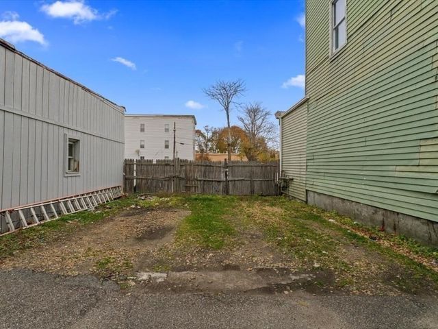 120 Grand St, Worcester, MA 01603