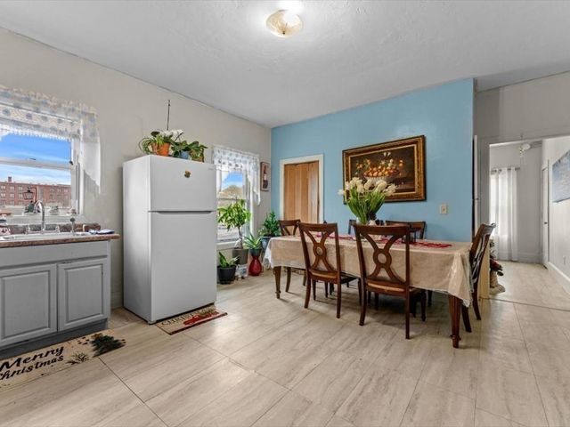 120 Grand St, Worcester, MA 01603