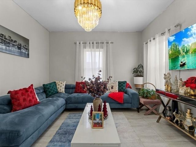 120 Grand St, Worcester, MA 01603