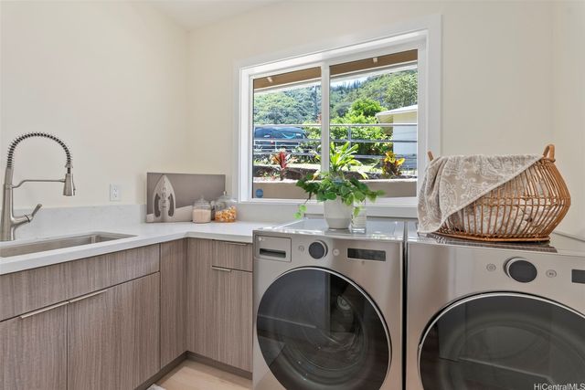 3061 Kahaloa Drive, Honolulu, HI 96822