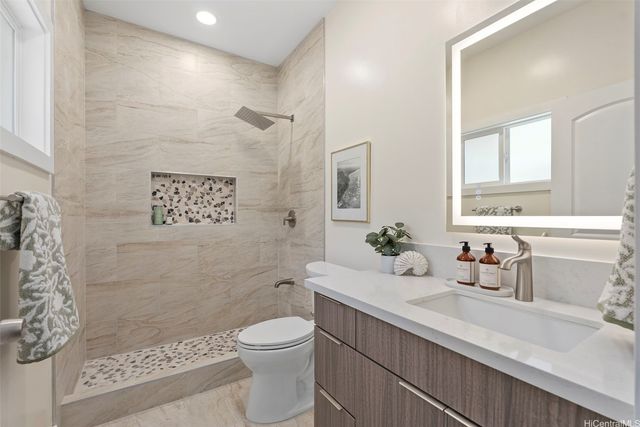 3061 Kahaloa Drive, Honolulu, HI 96822