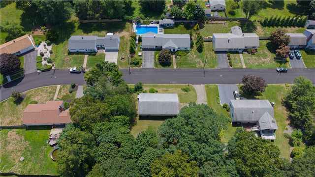 5 Allan Drive, Lincoln, RI 02865