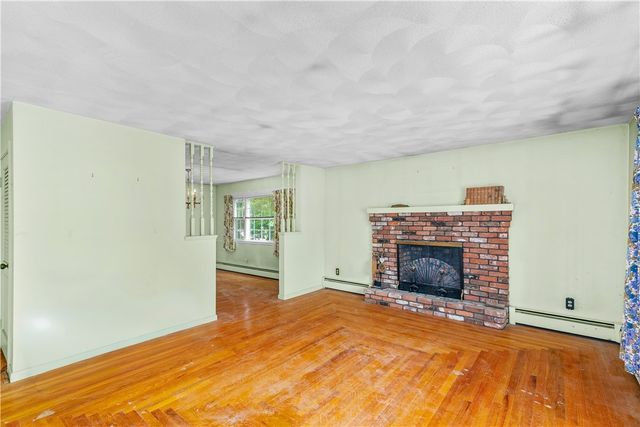 5 Allan Drive, Lincoln, RI 02865