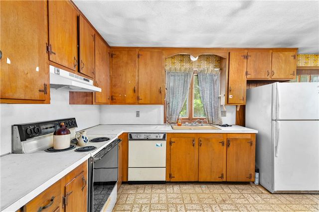 5 Allan Drive, Lincoln, RI 02865