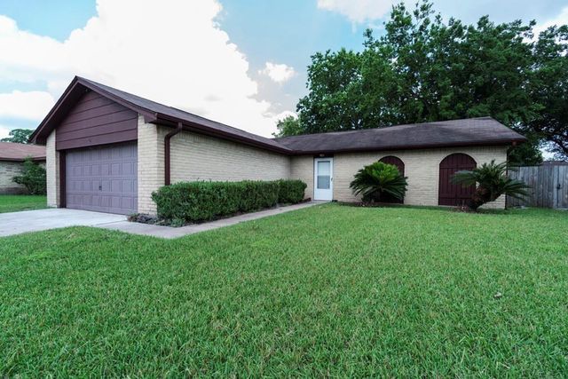 10235 Gulfstream Lane, Sugar Land, TX 77498