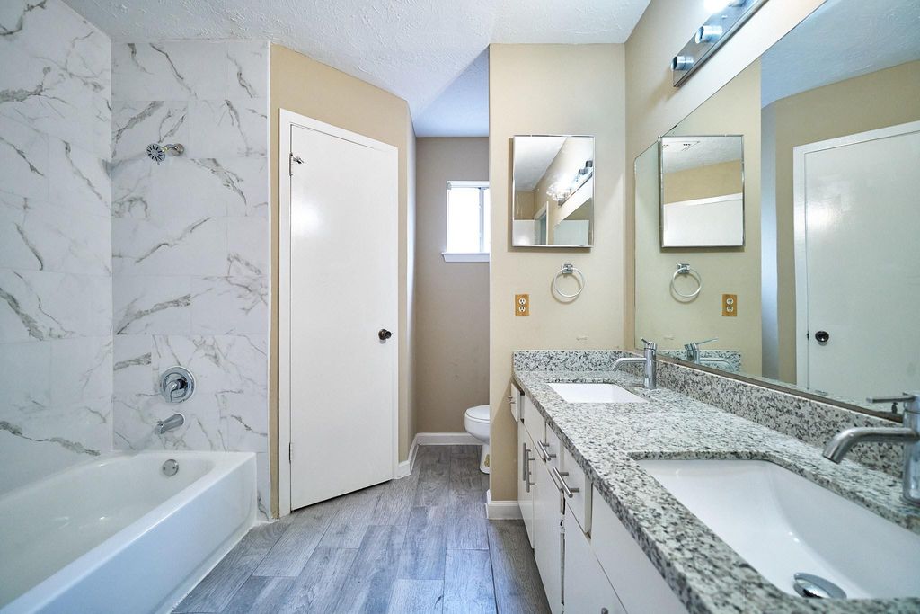 10235 Gulfstream Lane, Sugar Land, TX 77498