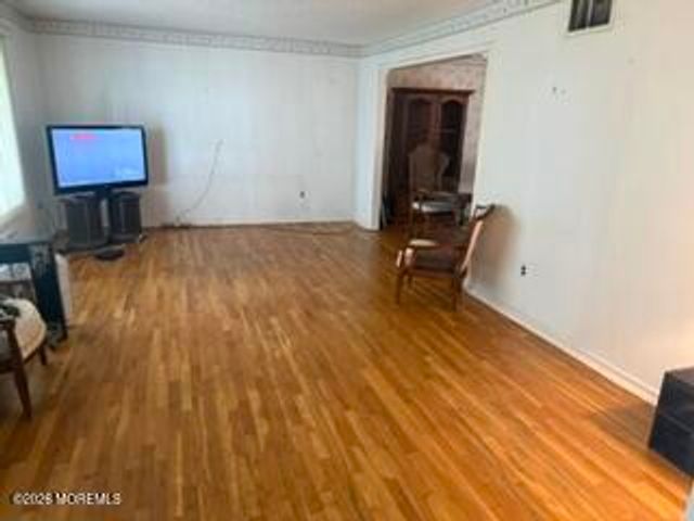 1086 Mulberry Place, Toms River, NJ 08753