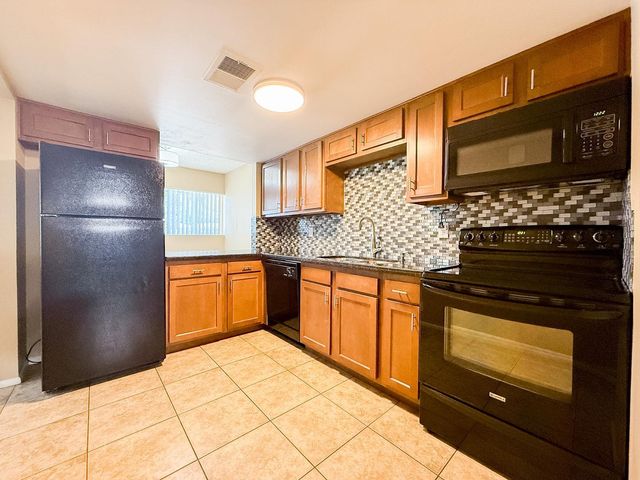 2206 S Granada Drive 5, Tempe, AZ 85282