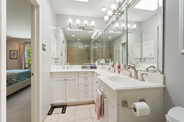 2236 S Piney Point Road 101, Houston, TX 77063