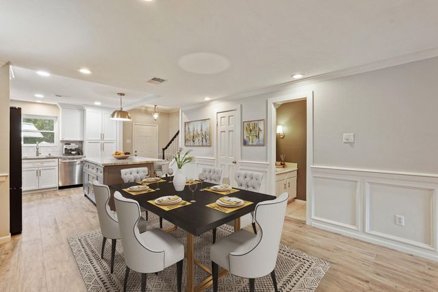 2236 S Piney Point Road 101, Houston, TX 77063