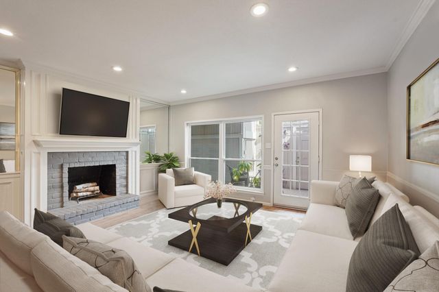 2236 S Piney Point Road 101, Houston, TX 77063