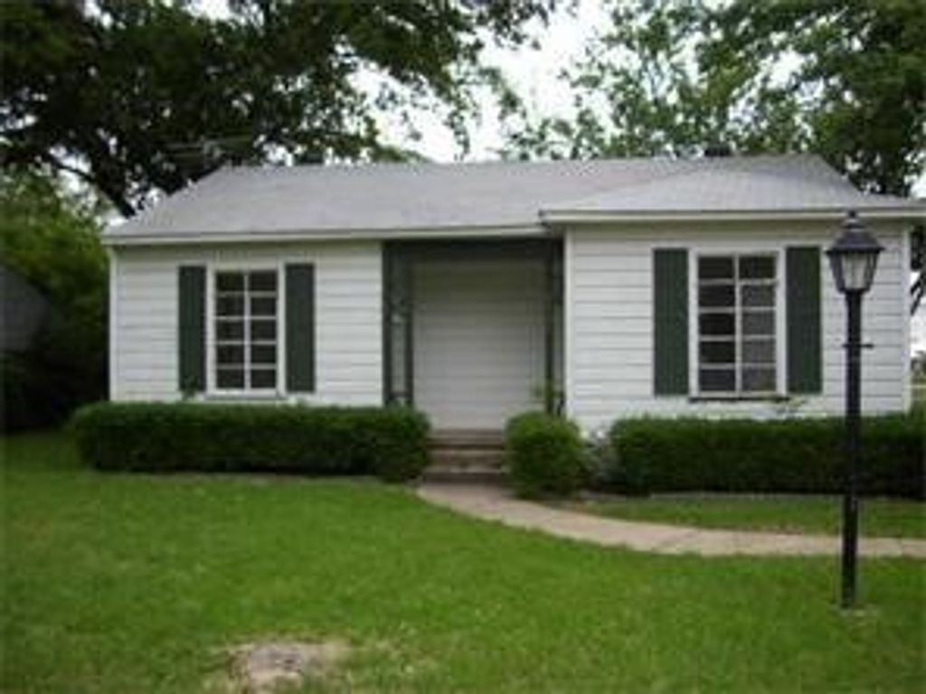 8539 Glencrest Lane, Dallas, TX 75209 — exterior