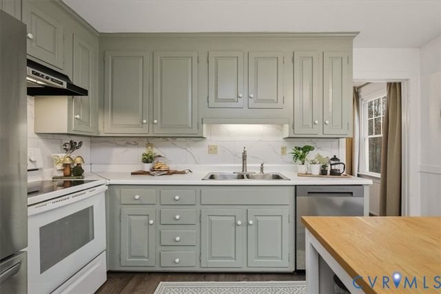 2310 Oakengate Ln, Midlothian, VA 23113