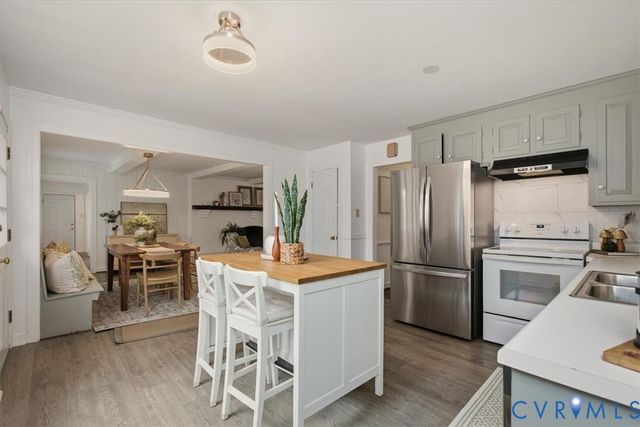 2310 Oakengate Ln, Midlothian, VA 23113