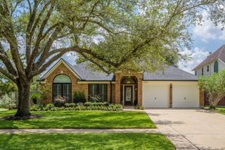 5101 Winterwood Drive, League City, TX 77573