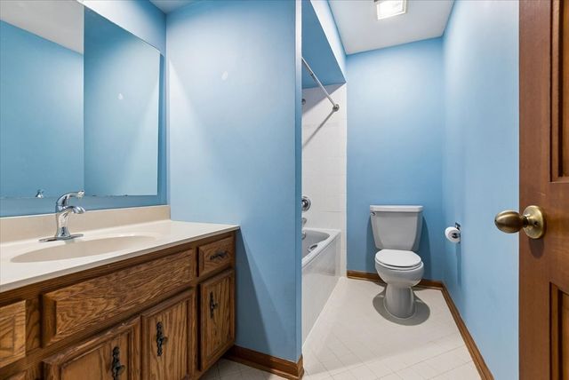 1858 Princeton Circle, Naperville, IL 60565