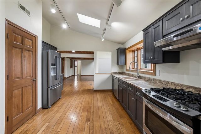 1858 Princeton Circle, Naperville, IL 60565