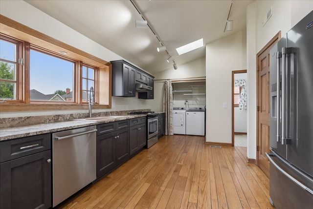 1858 Princeton Circle, Naperville, IL 60565