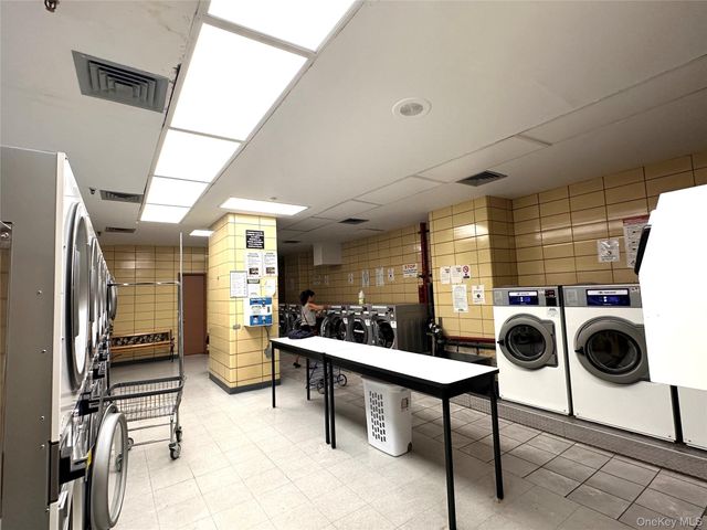 41-40 Union 16M, Flushing, NY 11355