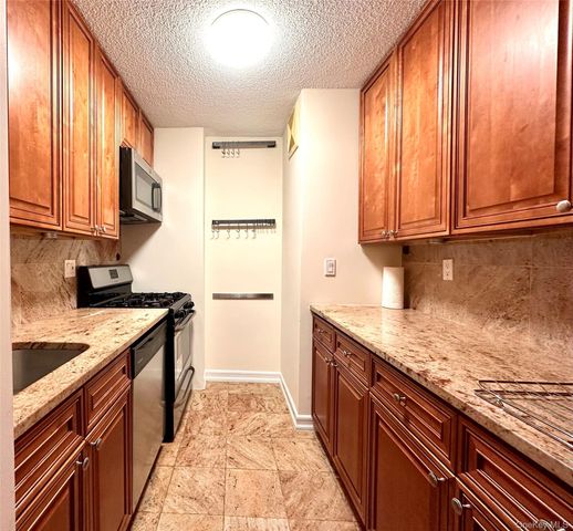 41-40 Union 16M, Flushing, NY 11355