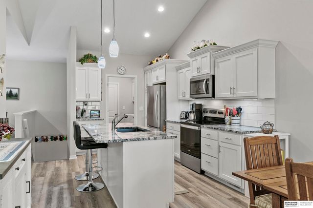 320 Deep Water Drive, Lincoln, NE 68527