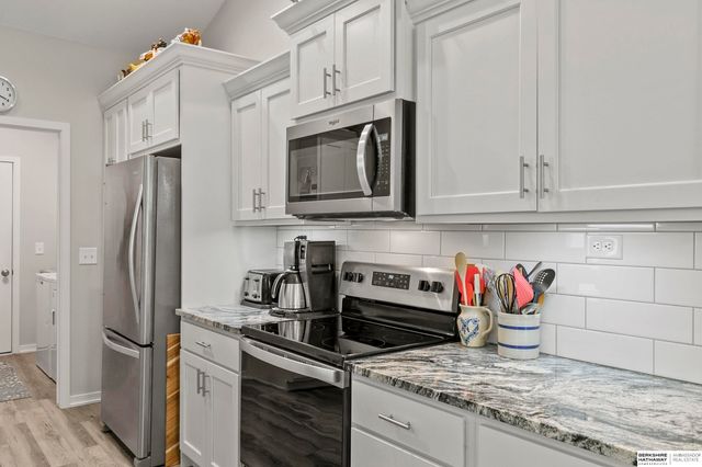 320 Deep Water Drive, Lincoln, NE 68527