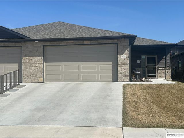 320 Deep Water Drive, Lincoln, NE 68527
